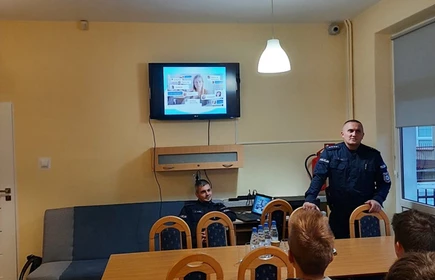 zajęcia z funkcjinariuszem policji