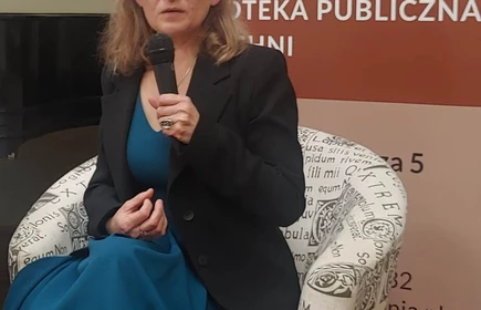 autorka książki mówiprzez telefon