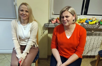 nauczyciele sidzący na świetlicy