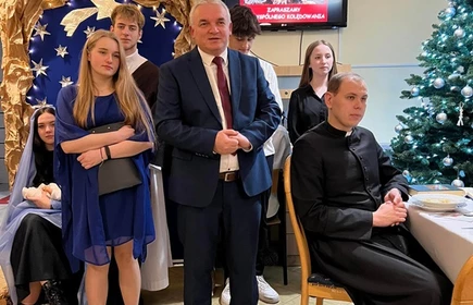 Dyrektor placówki składa życzenia