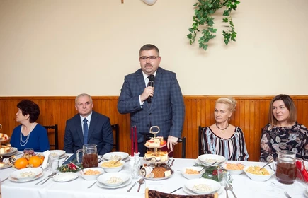 Przemawianie przy stole wigilijnym 