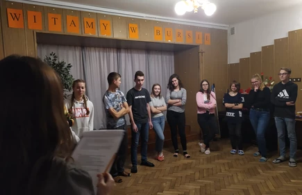 Na zdjęciu grupa podczas zabaw otrzęsinowych 